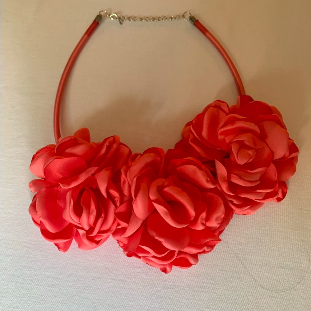 Flower necklace